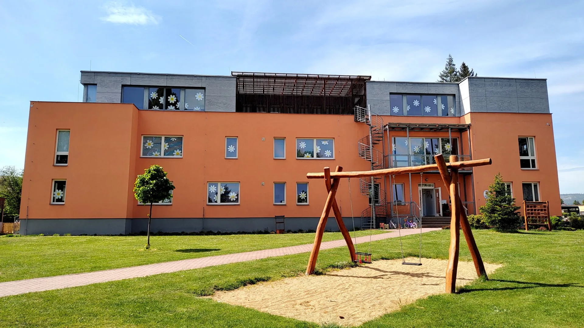 Nástavba a rekonstrukce MŠ Rožmitál Nástavba a rekonstrukce MŠ Rožmitál