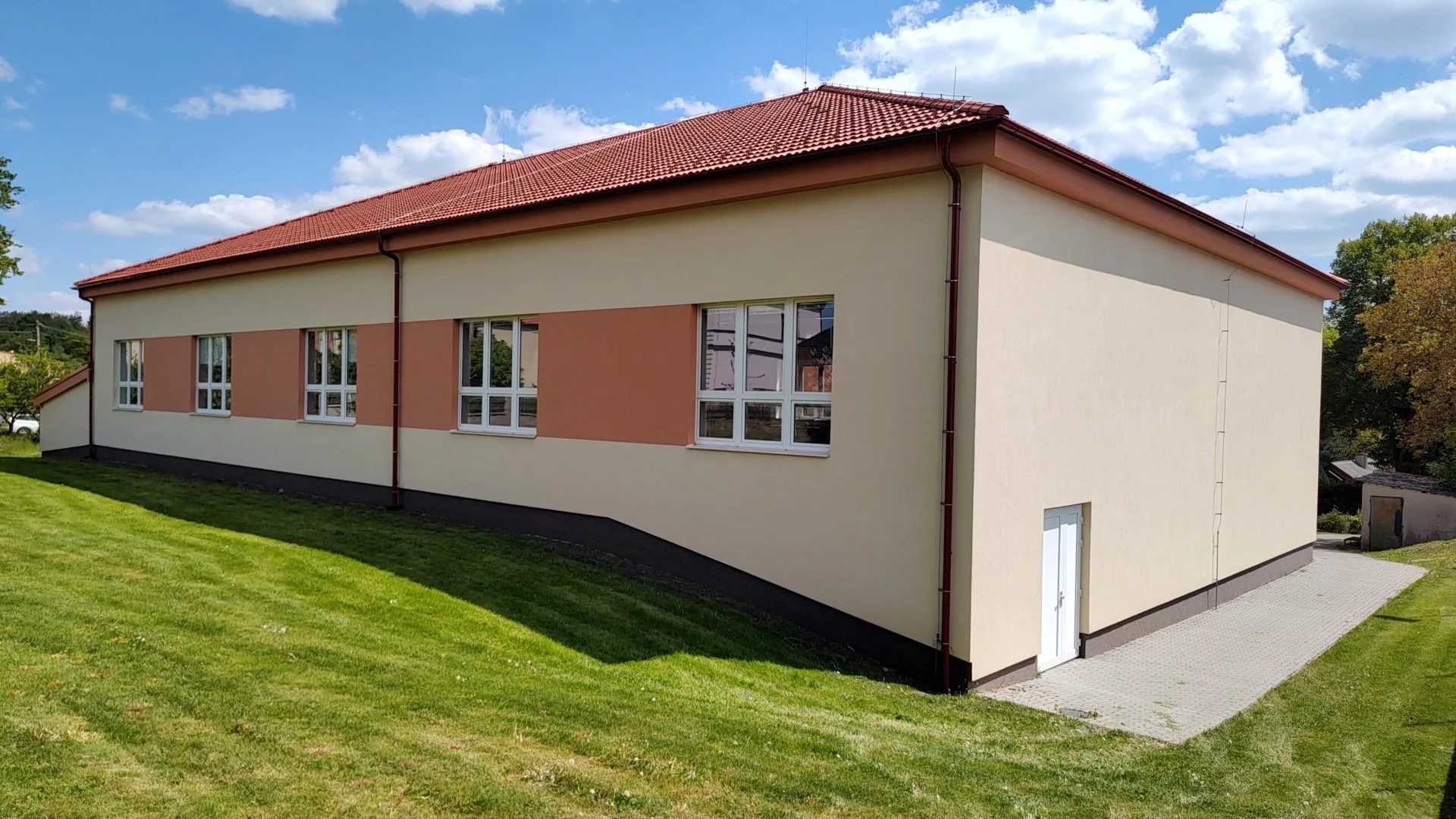 Novostavba - Přístavba tělocvičny Obecnice Novostavba - Přístavba tělocvičny Obecnice